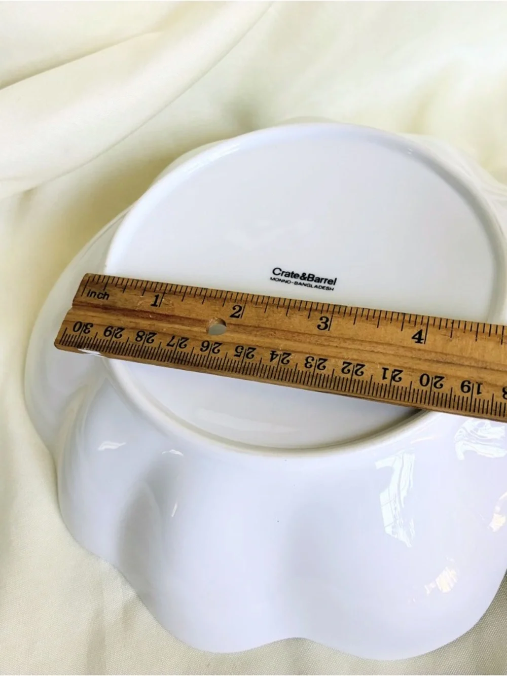 Crate & Barrel Leaf Dish/Bowl 5.25